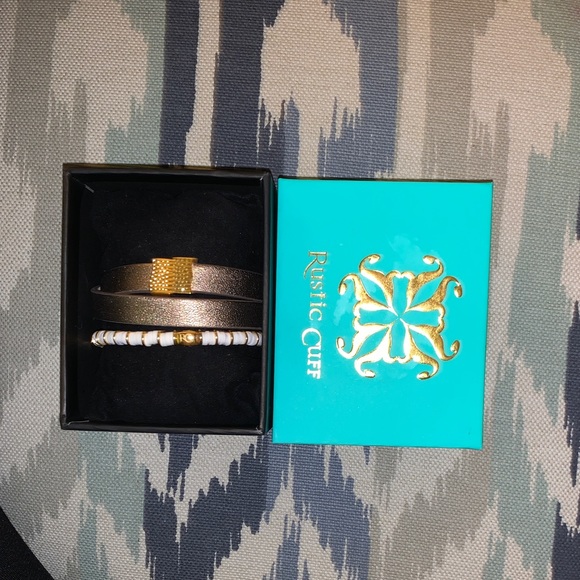 Brand New Rustic Cuff Set - Picture 1 of 4